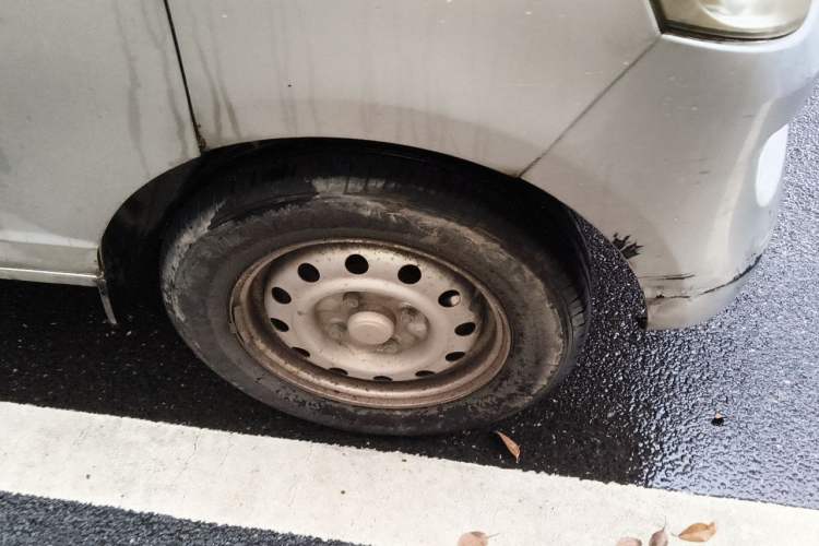 Used Wuling Rongguang 2014 1.2L S Base Model Right Front Wheel Hub
