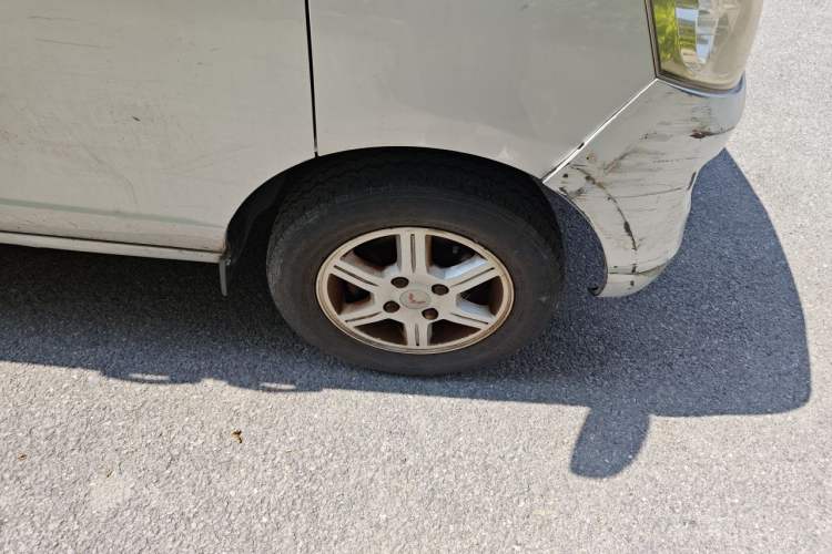 Used Wuling Rongguang 2014 1.2L S Standard Model Right Front Wheel Hub