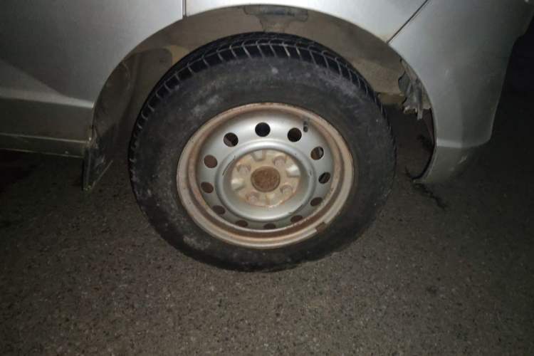 Used Wuling Rongguang 2014 1.2L S Base Model Right Front Wheel Hub