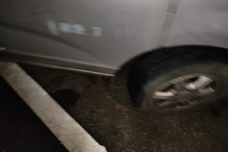 Used Wuling Rongguang 2014 1.2L S Standard Model Right Front Wheel Hub