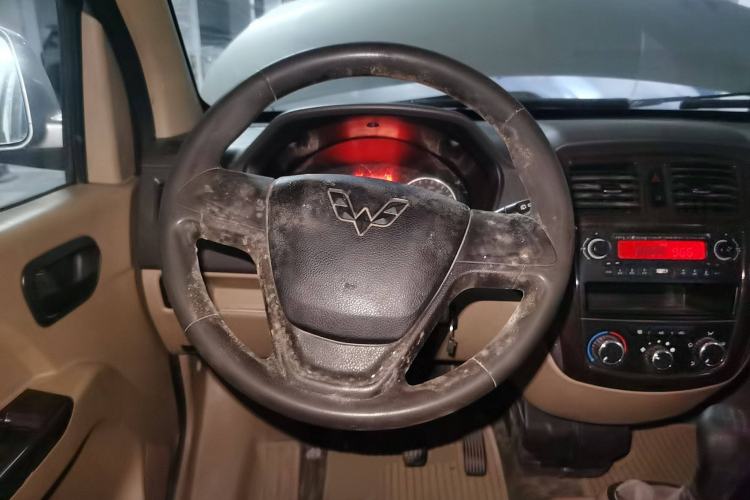 Used Wuling Rongguang 2014 1.2L S Standard Model Steering Wheel