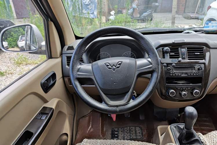 Used Wuling Rongguang 2014 1.5L S Standard Version Steering Wheel