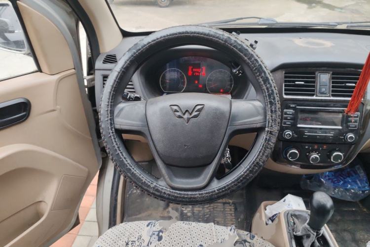 Used Wuling Rongguang 2014 1.5L S Standard Version Steering Wheel