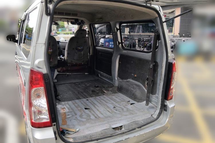 Used Wuling Rongguang 2014 1.2L S Standard Model Trunk