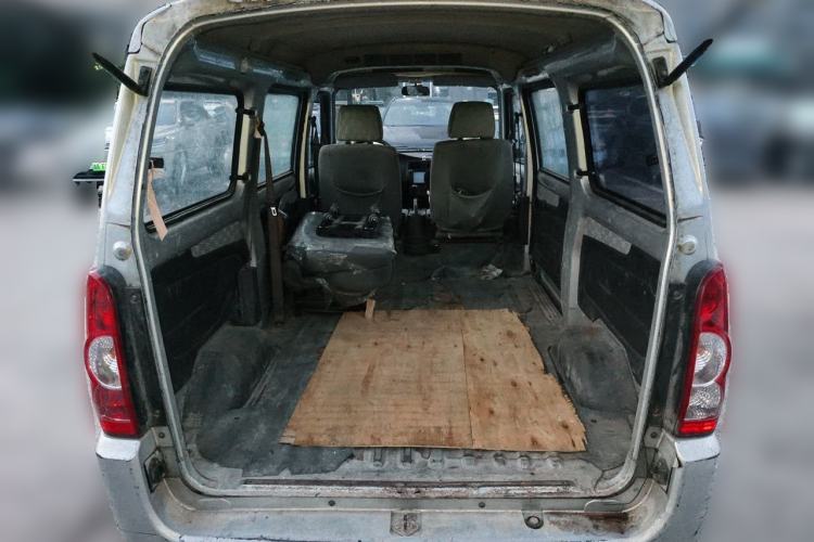 Used Wuling Rongguang 2014 1.2L S Base Model Trunk