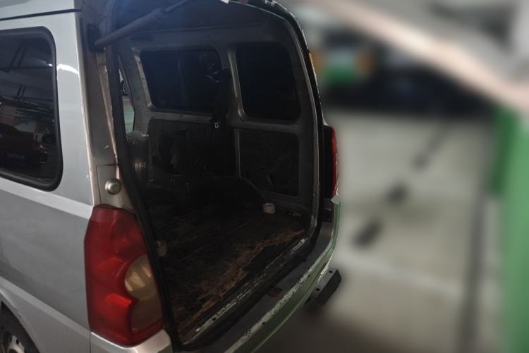 Used Wuling Rongguang 2014 1.5L S Base Version Trunk