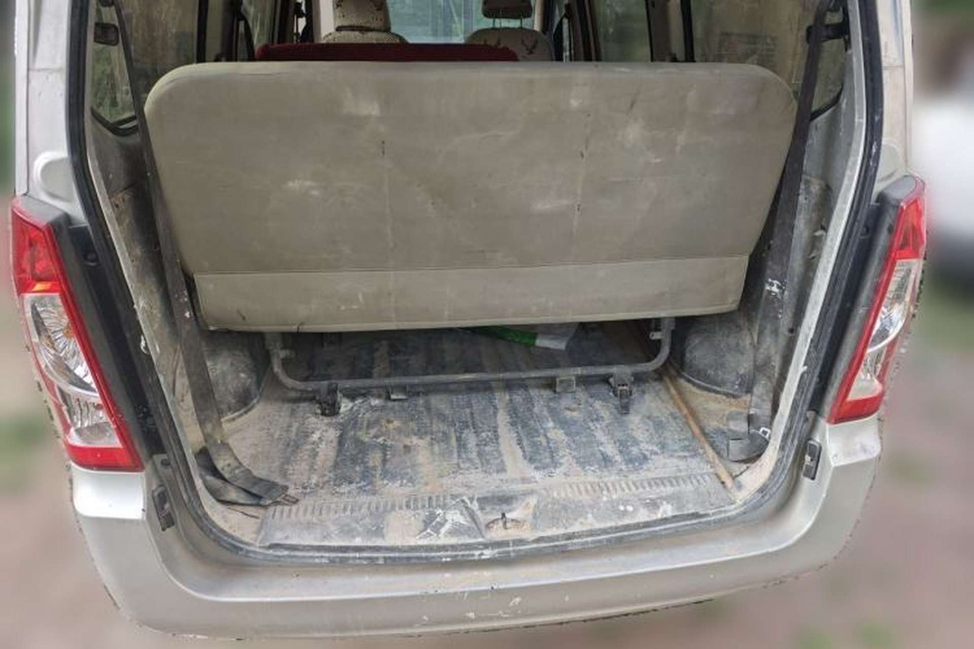Used Wuling Rongguang 2014 1.2L S Base Model Trunk