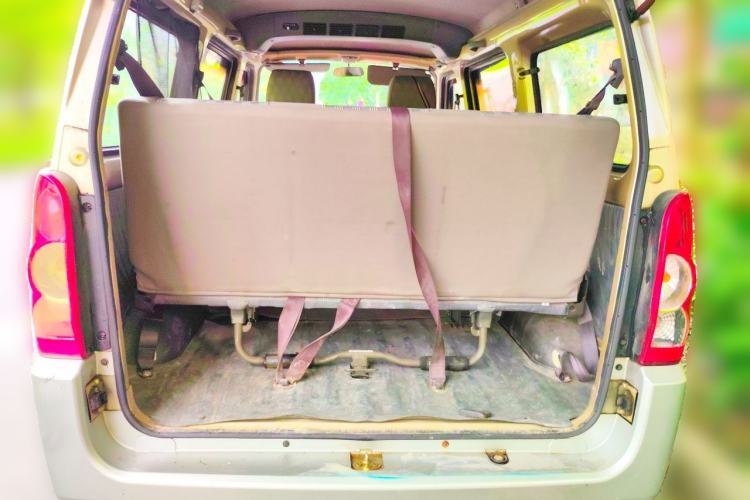 Used Wuling Rongguang 2014 1.2L S Standard Model Trunk