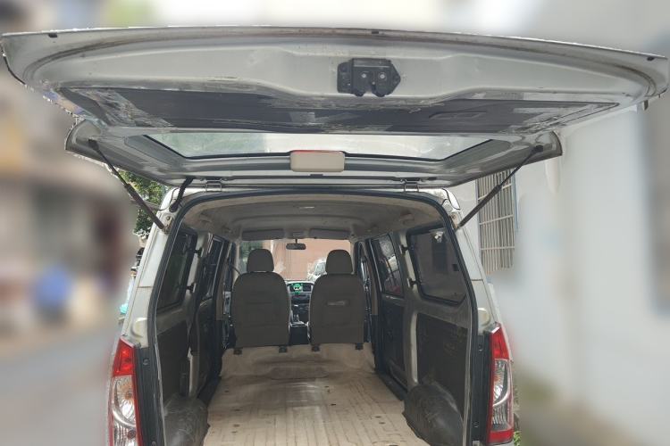 Used Wuling Rongguang 2014 1.2L S Base Model Trunk