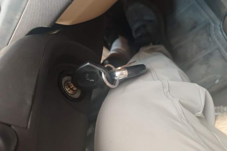 Used Wuling Rongguang 2014 1.2L S Standard Model Vehicle Key