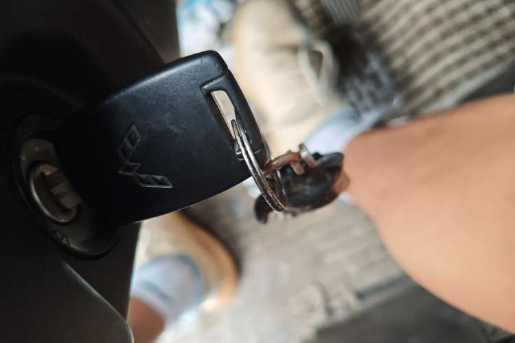 Used Wuling Rongguang 2014 1.2L S Base Model Vehicle Key