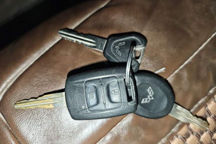 Used Wuling Rongguang 2014 1.2L S Standard Model Vehicle Key