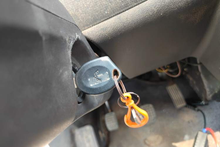 Used Wuling Rongguang 2014 1.2L S Base Model Vehicle Key