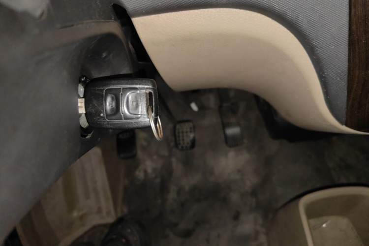 Used Wuling Rongguang 2014 1.2L S Standard Model Vehicle Key