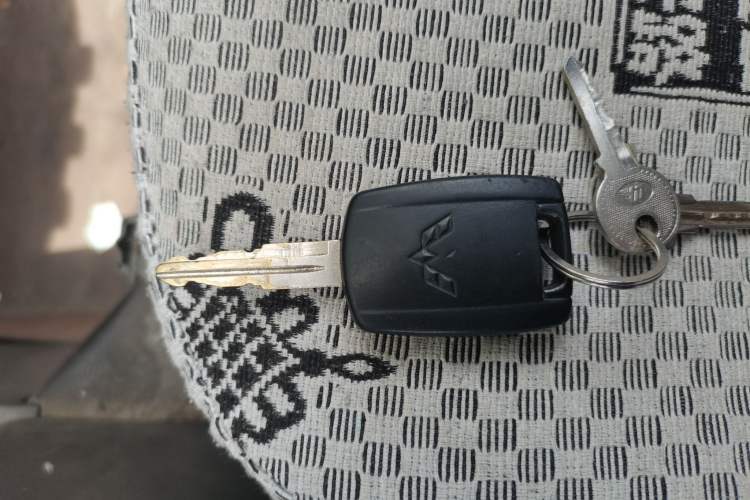 Used Wuling Rongguang 2014 1.2L S Base Model Vehicle Key