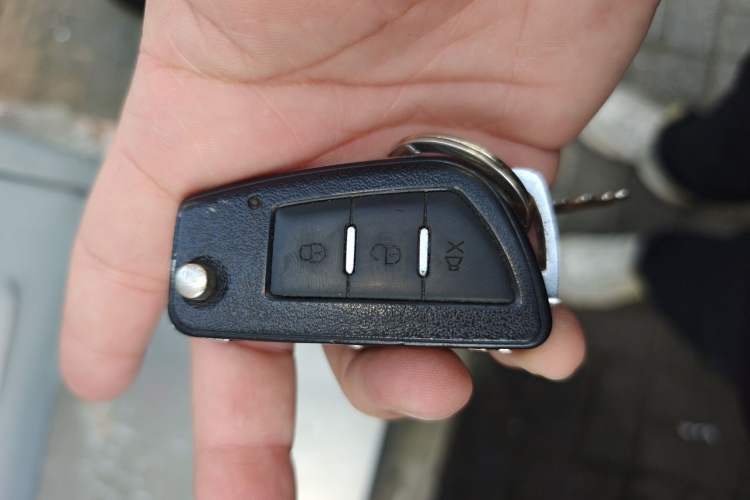 Used Wuling Rongguang 2014 1.2L S Base Model Vehicle Key