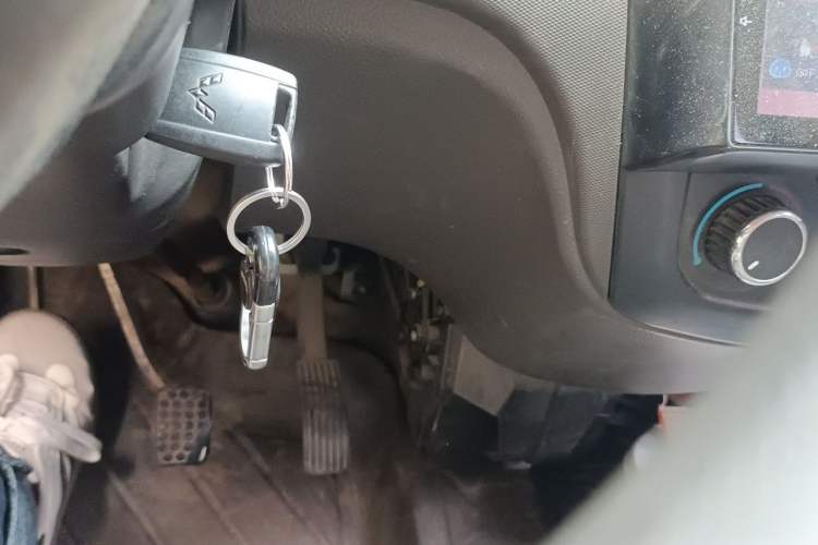 Used Wuling Rongguang 2014 1.2L S Base Model Vehicle Key