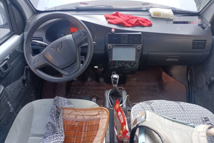 Used Wuling Rongguang 2014 1.5L S Base Version Center Console