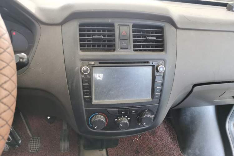 Used Wuling Rongguang 2014 1.2L S Base Model Audio And AC Panel