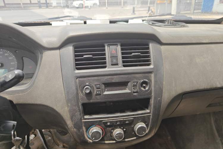 Used Wuling Rongguang 2014 1.2L S Base Model Audio And AC Panel