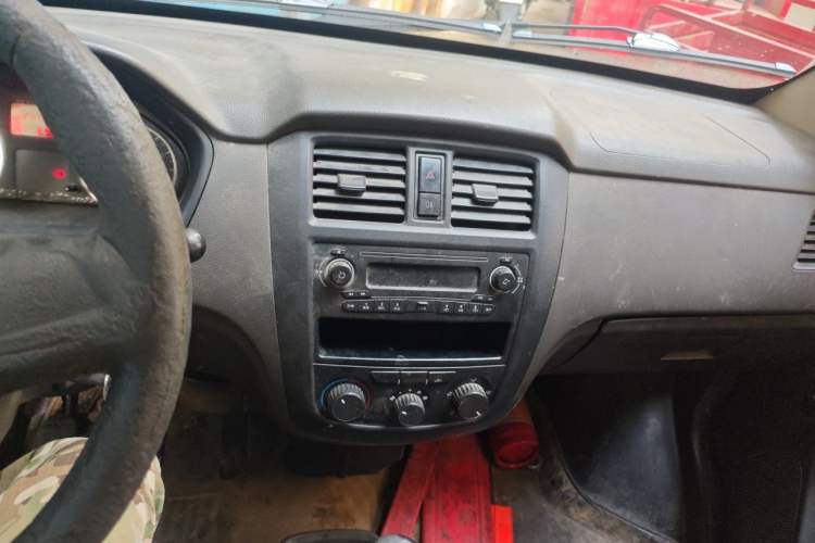 Used Wuling Rongguang 2014 1.2L S Base Model Audio And AC Panel