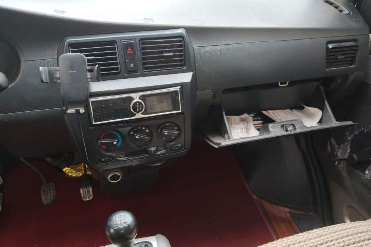 Used Wuling Rongguang 2014 1.2L S Base Model Audio And AC Panel