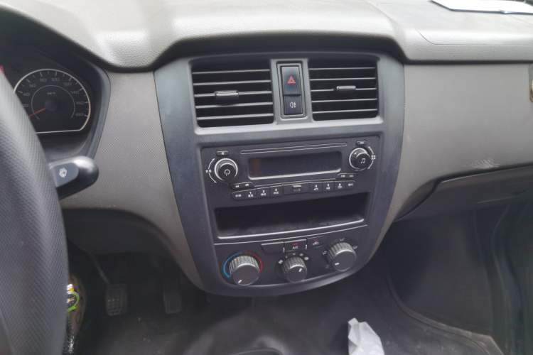 Used Wuling Rongguang 2014 1.5L S Base Version Audio And AC Panel