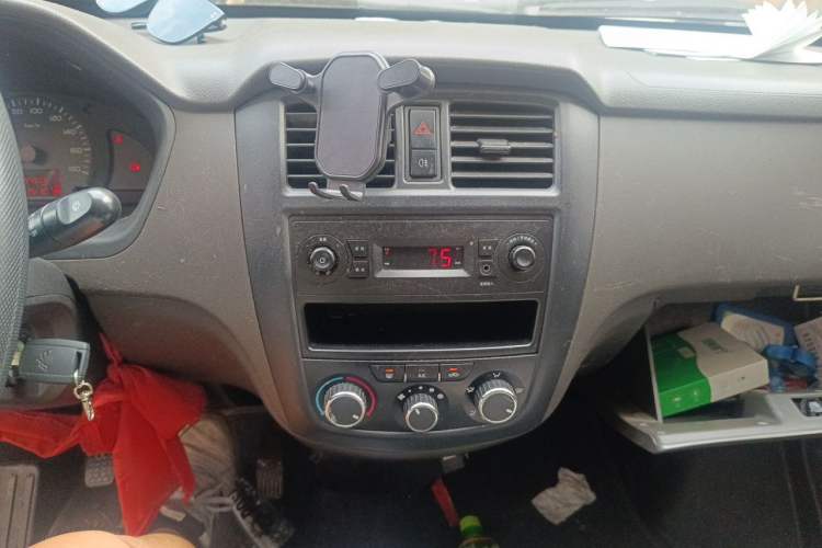 Used Wuling Rongguang 2014 1.2L S Base Model Audio And AC Panel