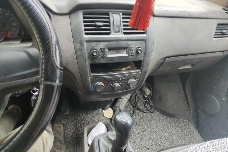 Used Wuling Rongguang 2014 1.2L S Base Model Audio And AC Panel