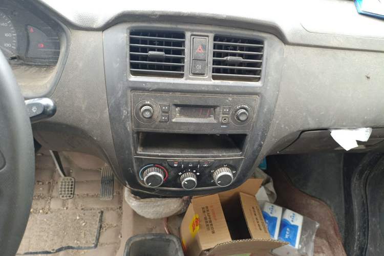 Used Wuling Rongguang 2014 1.2L S Base Model Audio And AC Panel