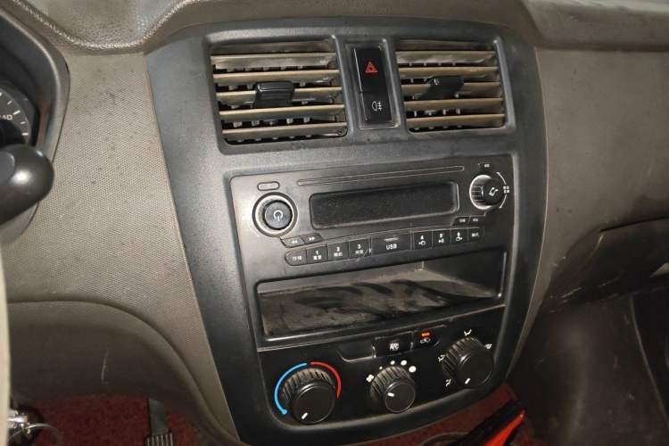 Used Wuling Rongguang 2014 1.2L S Base Model Audio And AC Panel