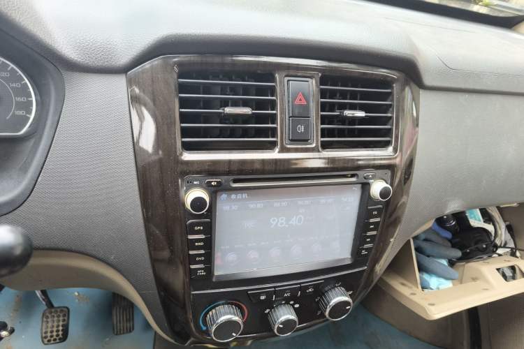 Used Wuling Rongguang 2014 1.2L S Standard Model Audio And AC Panel