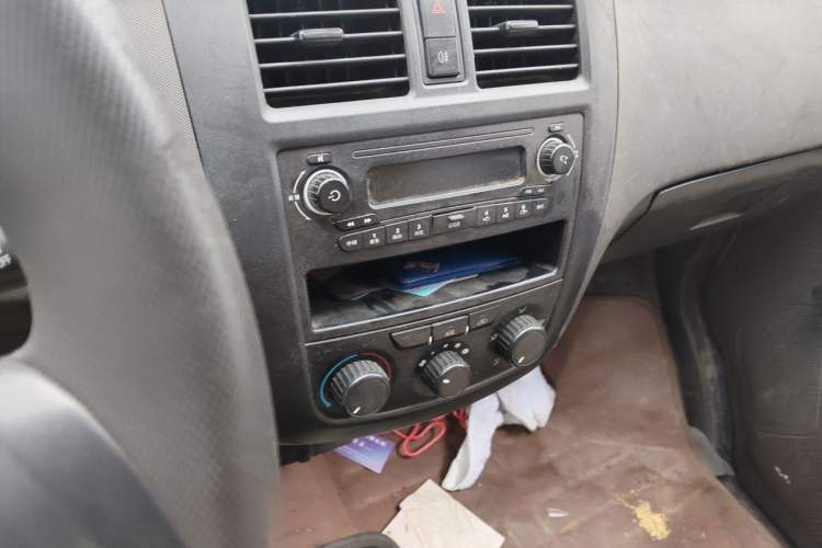 Used Wuling Rongguang 2014 1.2L S Base Model Audio And AC Panel