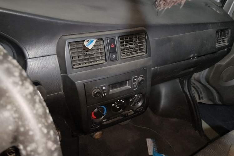 Used Wuling Rongguang 2014 1.2L S Base Model Audio And AC Panel