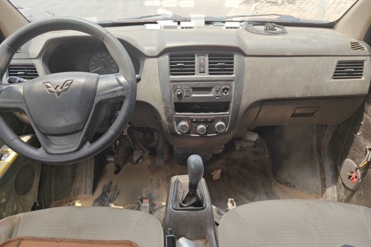 Used Wuling Rongguang 2014 1.2L S Base Model Center Console