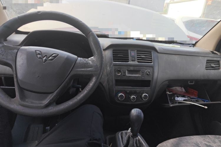 Used Wuling Rongguang 2014 1.2L S Base Model Center Console