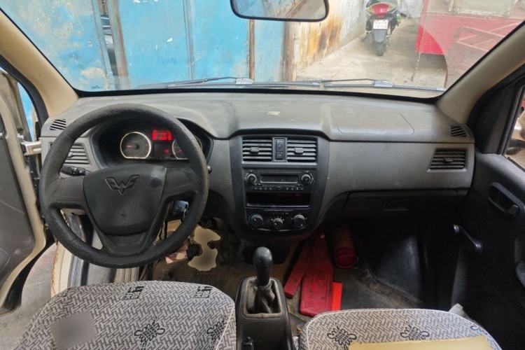Used Wuling Rongguang 2014 1.2L S Base Model Center Console