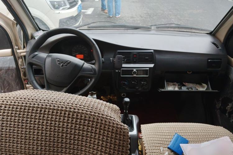 Used Wuling Rongguang 2014 1.2L S Base Model Center Console