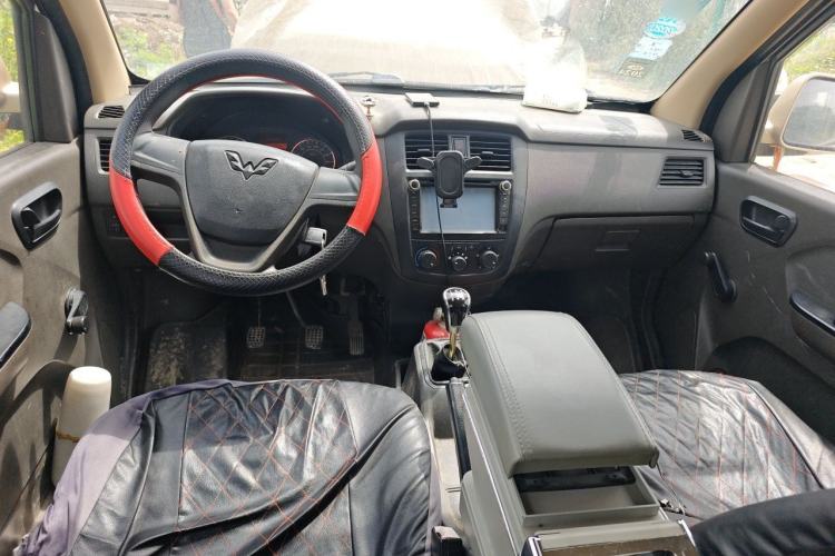 Used Wuling Rongguang 2014 1.5L S Base Version Center Console