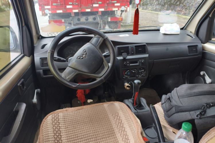 Used Wuling Rongguang 2014 1.2L S Base Model Center Console