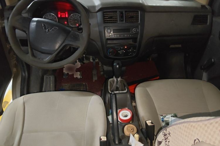 Used Wuling Rongguang 2014 1.2L S Base Model Center Console
