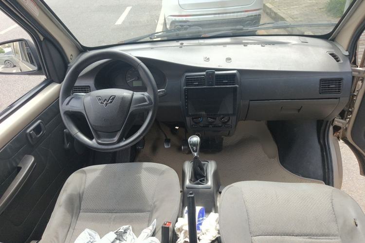 Used Wuling Rongguang 2014 1.2L S Base Model Center Console