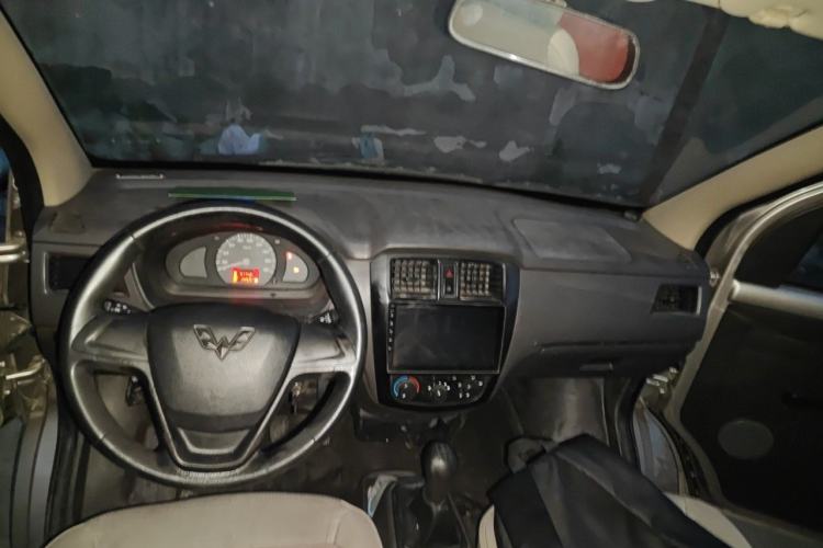 Used Wuling Rongguang 2014 1.2L S Base Model Center Console