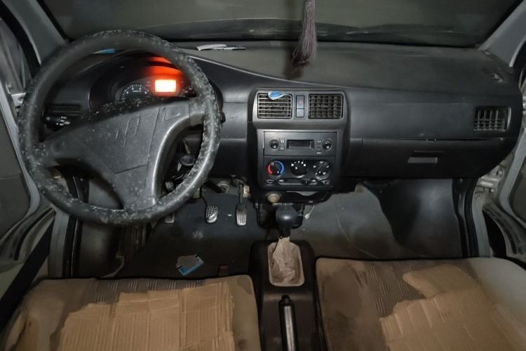 Used Wuling Rongguang 2014 1.2L S Base Model Center Console