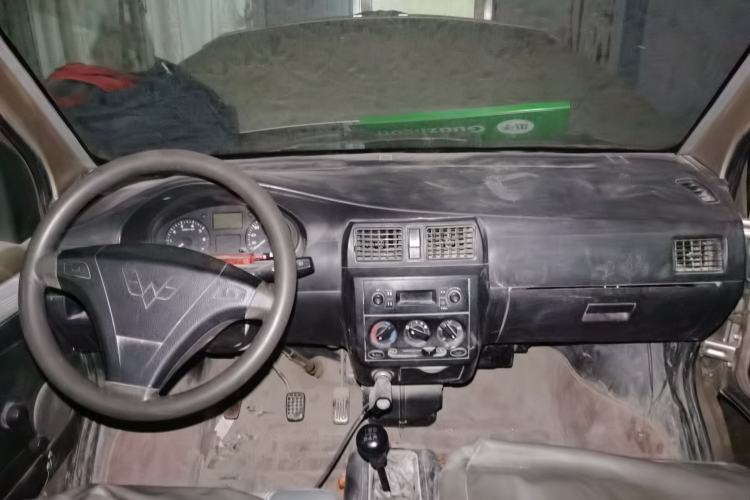 Used Wuling Rongguang 2014 1.2L S Base Model Center Console