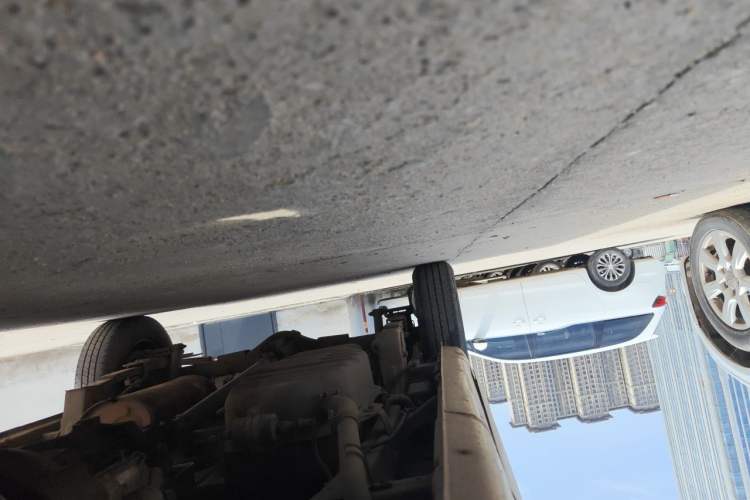 Used Wuling Rongguang 2014 1.2L S Base Model Chassis Front Right