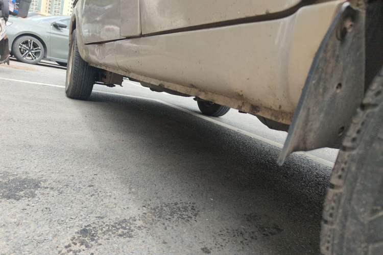 Used Wuling Rongguang 2014 1.2L S Base Model Chassis Front Right