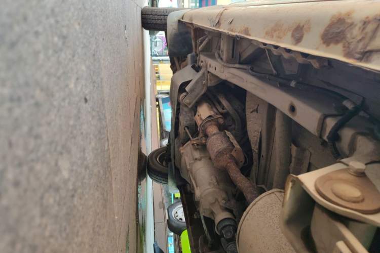 Used Wuling Rongguang 2014 1.2L S Standard Model Chassis Rear Left