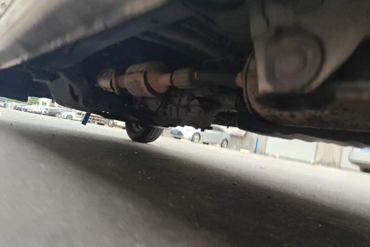 Used Wuling Rongguang 2014 1.5L S Standard Version Chassis Rear Left