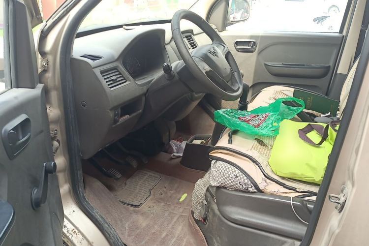 Used Wuling Rongguang 2014 1.2L S Base Model Driver Seat